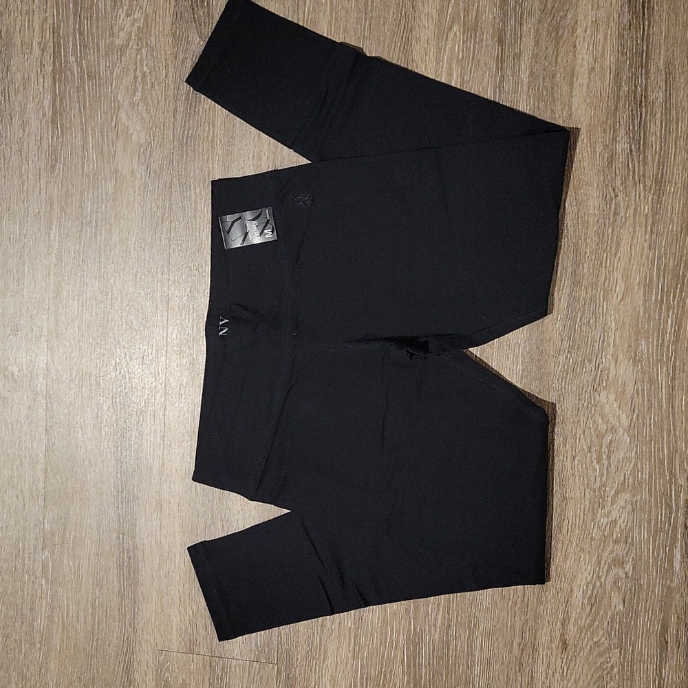 New York & Company yoga legging